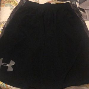 Lightweight under armor black shorts Men’s Large